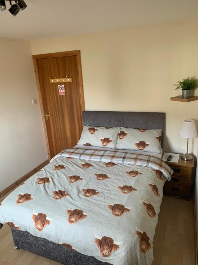 No 52 - Apartment With Lounge And Dining Area - No Kitchen อัลลาพูล ภายนอก รูปภาพ