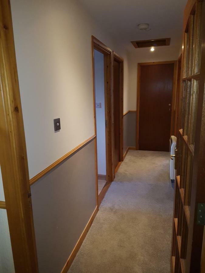 No 52 - Apartment With Lounge And Dining Area - No Kitchen อัลลาพูล ภายนอก รูปภาพ